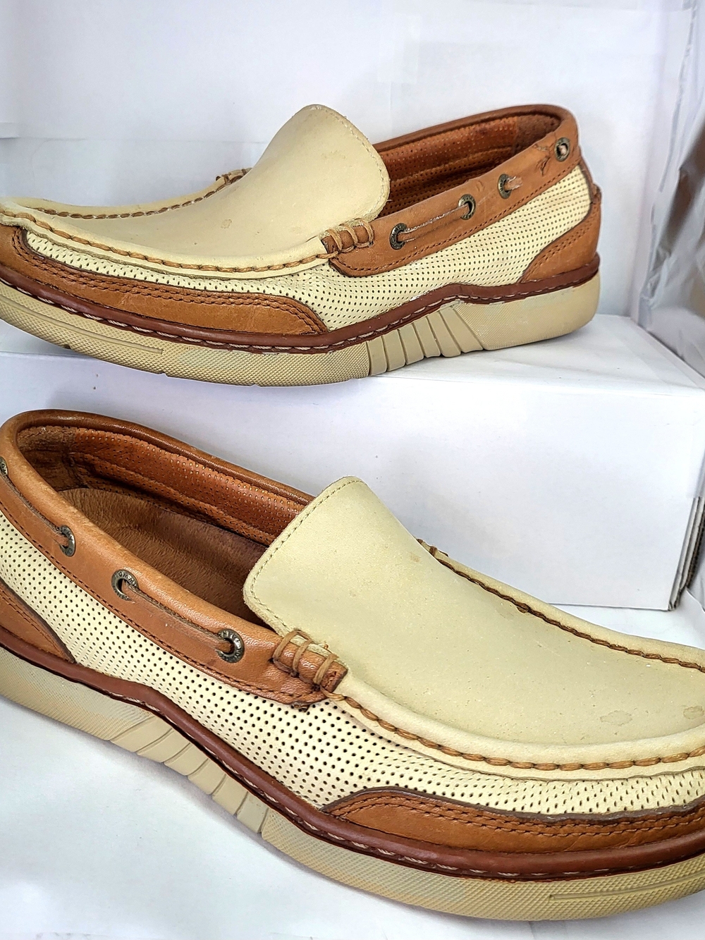 Tommy Bahama Boat Shoes Tan Leather & Nubuck Cream Loafers Men’s Size 8